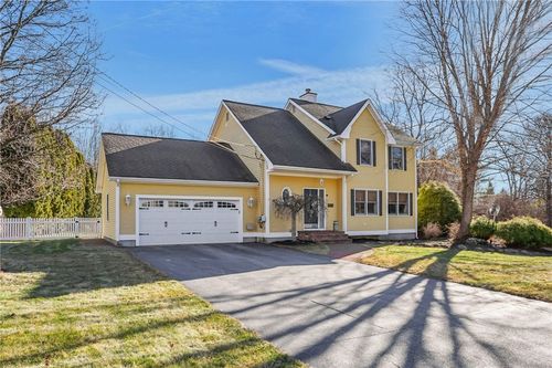 1 Hanton City Trl, Smithfield, RI, 02917-1870 | Card Image