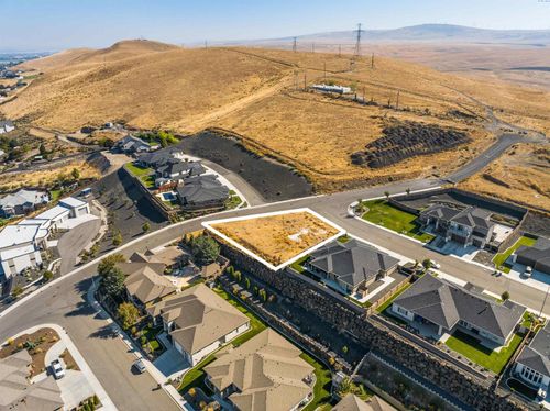 3604 W 49th Ave, Kennewick, WA, 99337-8002 | Card Image