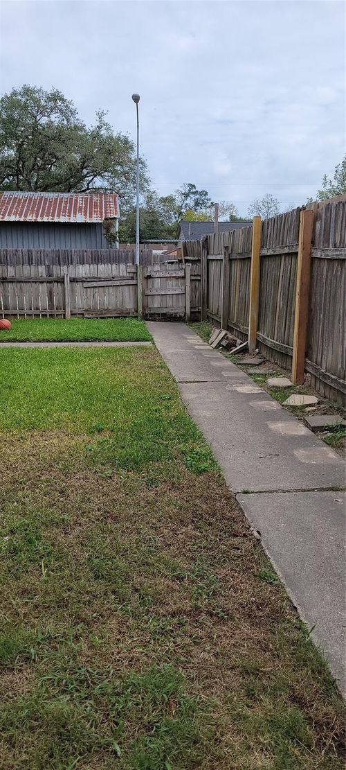 502 Sammon Dr, Humble, TX, 77338-8161 | Card Image