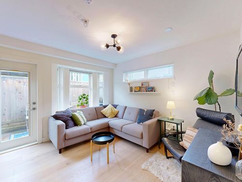 101-1672 E Pender St, Vancouver, BC, V5L1W3 | Card Image