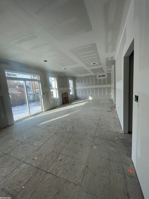 50591 Walpole St, New Baltimore, MI, 48047-1676 | Card Image