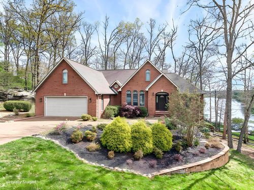983 Tennessee Ave, Crossville, TN, 38555-5720 | Card Image