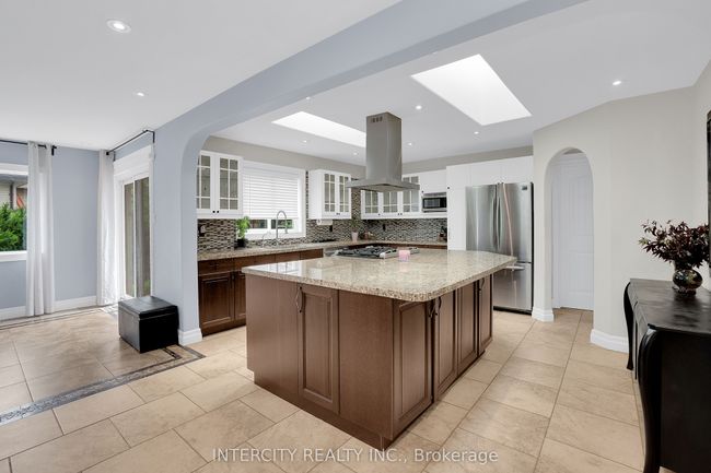 31 Archibald Rd, House other with 5 bedrooms, 5 bathrooms and 9 parking in King ON | Image 5