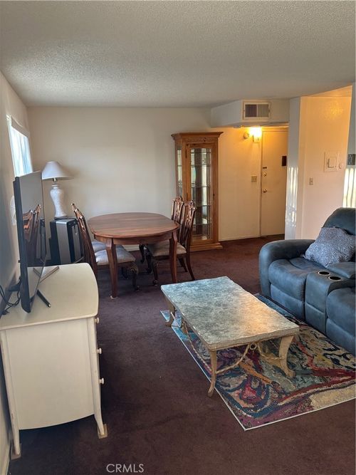apt-45-11813 Runnymede St, North Hollywood, CA, 91605-3232 | Card Image