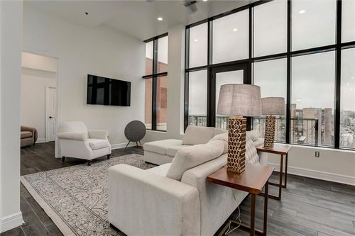 1505-2940 Baltimore Ave, Kansas City, MO, 64108-3469 | Card Image