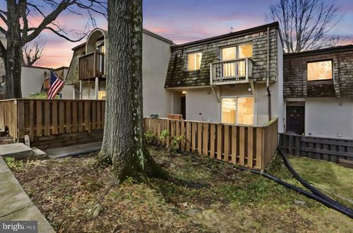 1604 Valencia Way, RESTON, VA, 20190-4966 | Card Image