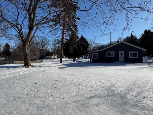 4915 Clarkston Rd, Clarkston, MI, 48348-3800 | Card Image