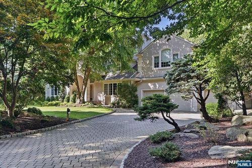 19 Forest St, Alpine, NJ, 07620-1145 | Card Image
