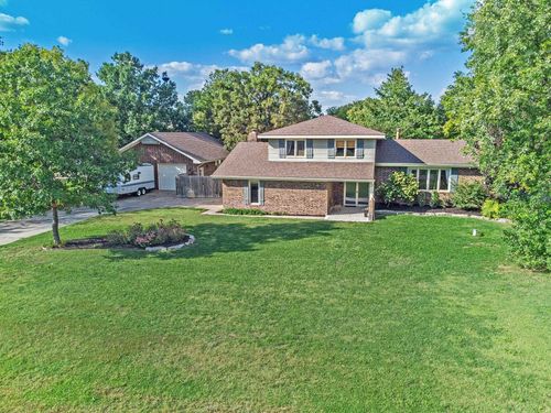 210 E Kerry Lynn Dr, Andover, KS, 67002-8687 | Card Image