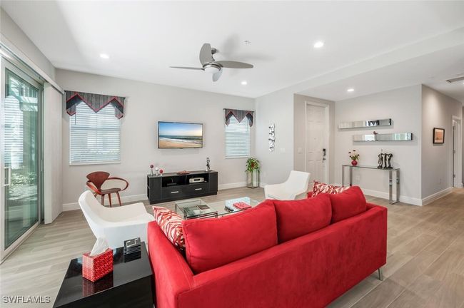 UNIT-1804 - 6953 Avalon Cir, Condo with 2 bedrooms, 2 bathrooms and null parking in NAPLES FL | Image 5