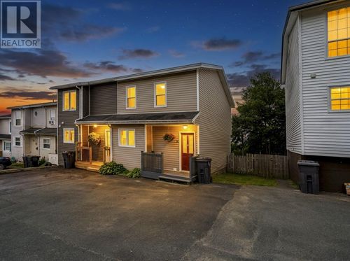 15 Farrell Dr, House with 3 bedrooms, 2 bathrooms and null parking in Mount Pearl NL | Card Image