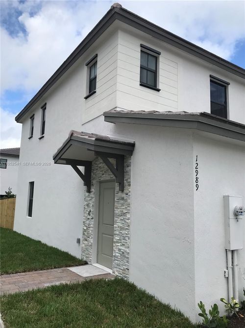 12989-12989 Sw 233rd Ter, Homestead, FL, 33032-9240 | Card Image