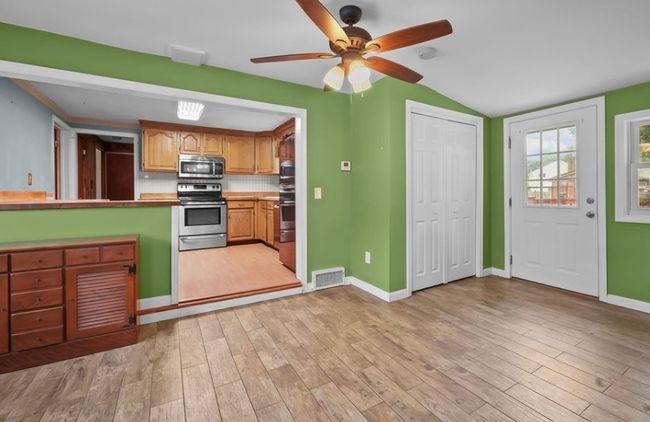525 Buttonwoods Ave, House other with 3 bedrooms, 2 bathrooms and 5 parking in Warwick RI | Image 8