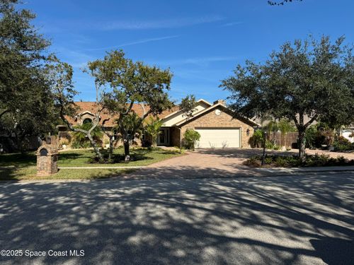 588 Peregrine Dr, Indialantic, FL, 32903-4721 | Card Image