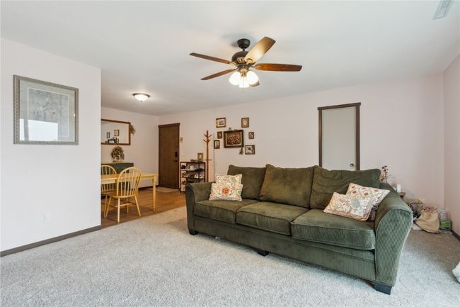 APT-14 - 1015 Woodland Heights Ct Se, Condo with 2 bedrooms, 1 bathrooms and null parking in Cedar Rapids IA | Image 6