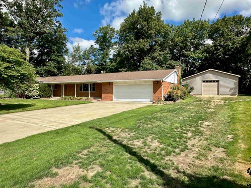 316 Nason St, Chesaning, MI, 48616-1141 | Card Image