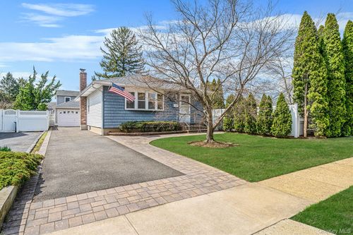 45 Cedar Dr, Massapequa, NY, 11758-7524 | Card Image