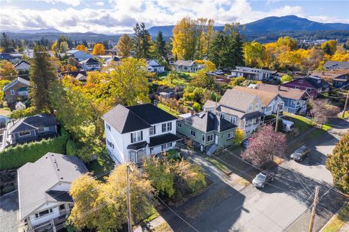 639 Kennedy St, Nanaimo, BC, V9R2J9 | Card Image