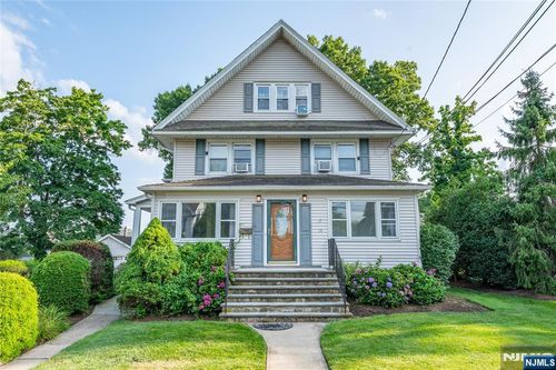 16 Lincoln Pl, Waldwick, NJ, 07463-1924 | Card Image