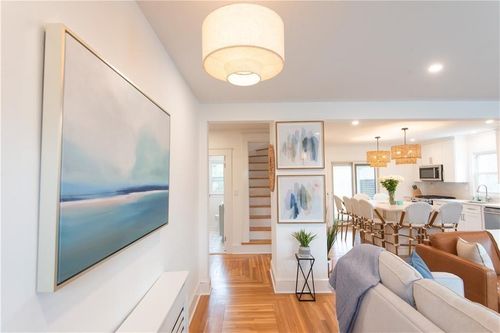 29 Fenner Ave, Newport, RI, 02840-1832 | Card Image