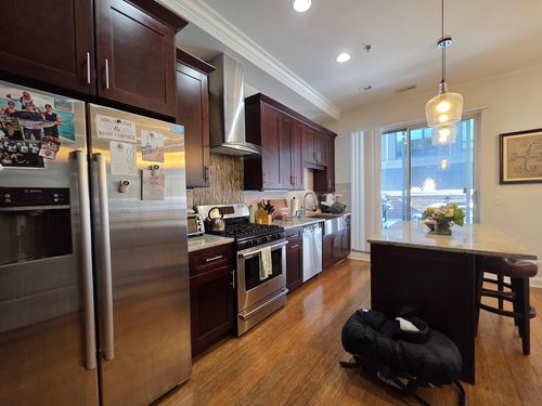 203-22 Aberdeen St, Chicago, IL, 60607-3043 | Card Image