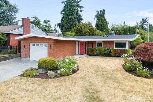 6050 43rd Ave Ne, Seattle, WA, 98115-7510 | Card Image