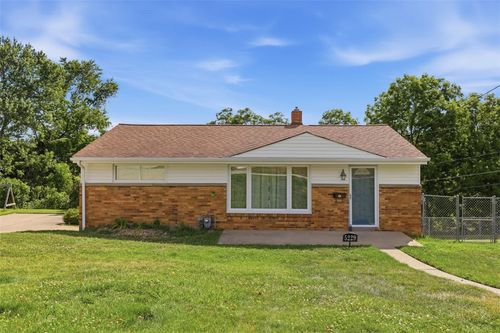 5229 Meadowcrest Rd, Pittsburgh, PA, 15236-2640 | Card Image