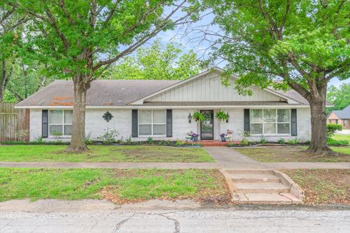 202 S Houston St, Edgewood, TX, 75117-3101 | Card Image
