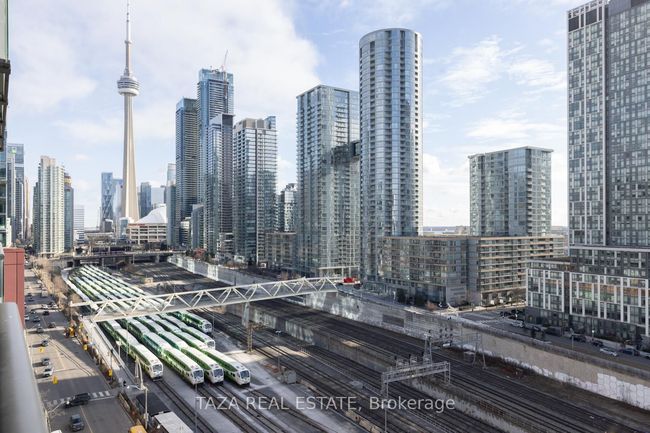 1231 - 560 Front St W, Condo with 3 bedrooms, 2 bathrooms and 1 parking in Toronto ON | Image 28