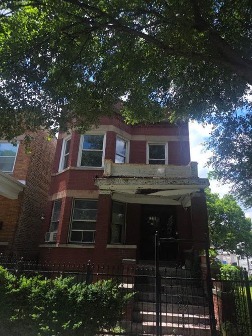 7216 S Dobson Ave, Chicago, IL, 60619-1318 | Card Image
