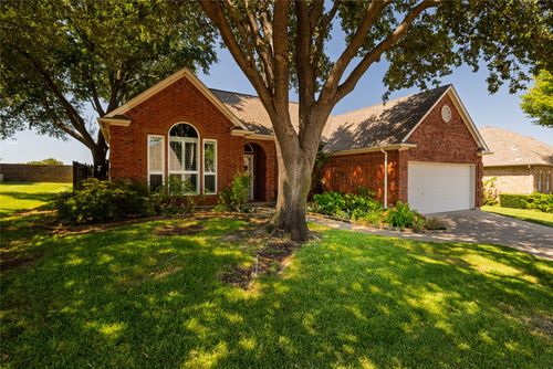 4710 Village Oak Dr, Arlington, TX, 76017-2533 | Card Image