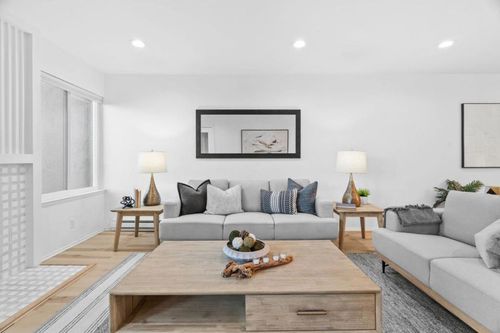 204-4000 Farm Hill Blvd, Redwood City, CA, 94061-1229 | Card Image