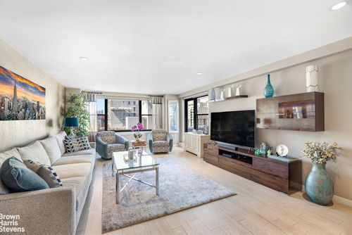 pha-301 E 64th St, New York, NY, 10065-6772 | Card Image