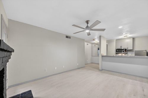 124-1810 N Garrett Ave, Dallas, TX, 75206-7549 | Card Image