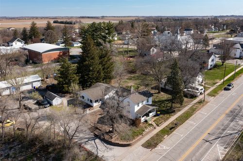 220/230 West Main St, Solon, IA, 52333 | Card Image