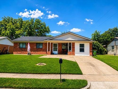 4310 Greenbriar Drive, Bellmead, TX, 76705 | Card Image