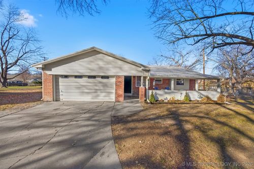 1126 16th Pl, Claremore, OK, 74017-2607 | Card Image