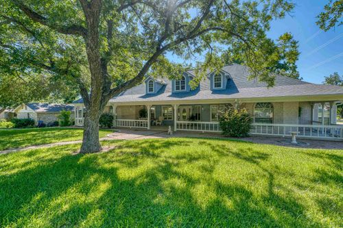 266 Quail St, Meadowlakes, TX, 78654-7122 | Card Image