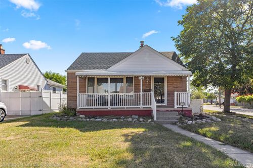 13543 Poplar St, Southgate, MI, 48195-2449 | Card Image