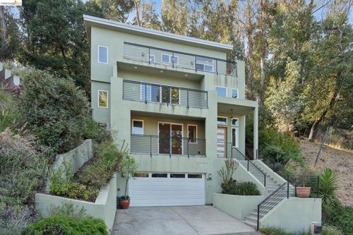 5917 Balboa Dr, Oakland, CA, 94611-2318 | Card Image
