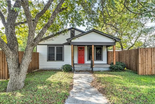 b-107 N Banks St, Caldwell, TX, 77836-1415 | Card Image