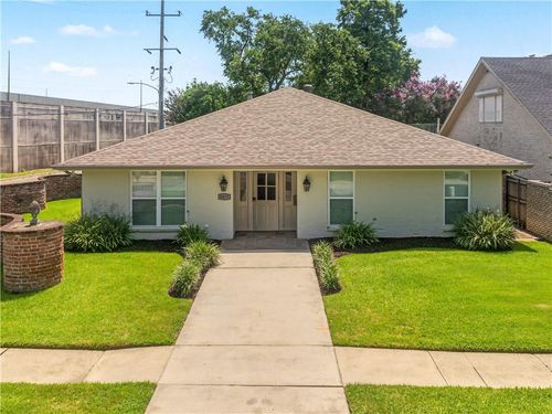 5679 Bellaire Dr, New Orleans, LA, 70124-1003 | Card Image