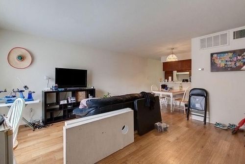 apt-304-2207 Leon St, Austin, TX, 78705-4616 | Card Image