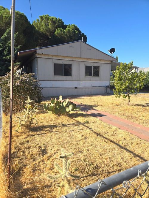 1642 Curran Ave, Lake Isabella, CA, 93240-9220 | Card Image