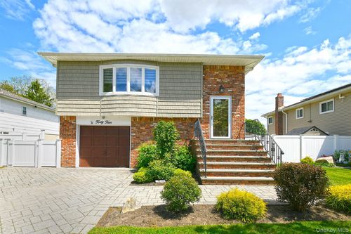 44 Derby Ave, Greenlawn, NY, 11740-3007 | Card Image
