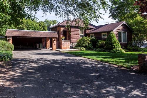 17 Alma St, Dundas, ON, L9H2C9 | Card Image