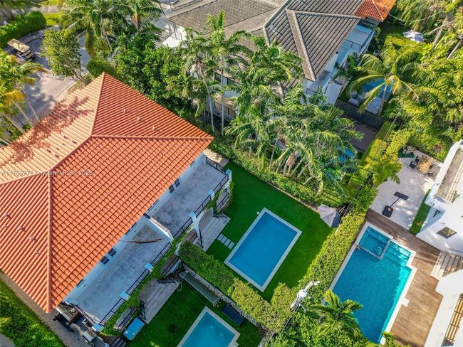 B - 464 Fernwood Rd, Townhouse with 3 bedrooms, 3 bathrooms and null parking in Key Biscayne FL | Image 37