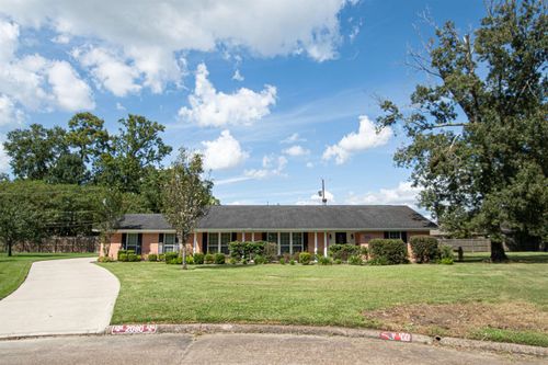 2080 Higgins Cir, Beaumont, TX, 77706-2740 | Card Image