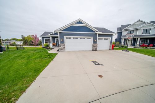 695 Marcus Pl Ne, Byron, MN, 55920-3806 | Card Image