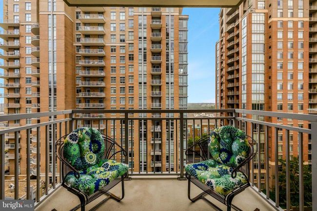 UNIT-907 - 11990 Market St, Condo with 3 bedrooms, 2 bathrooms and null parking in RESTON VA | Image 8